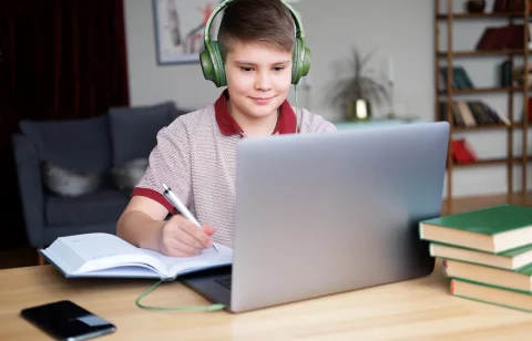 Breaking Myths: Is Online Learning as Go…