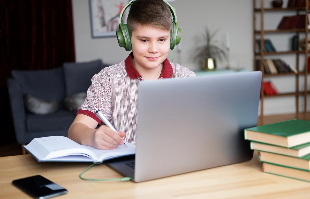 Breaking Myths: Is Online Learning as Go…